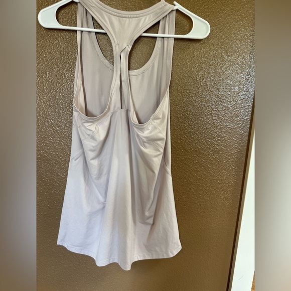 Athleta Limitless Keyhole Racerback Athletic Tank Top Activewear. Soft Lilac. - Picture 4 of 8